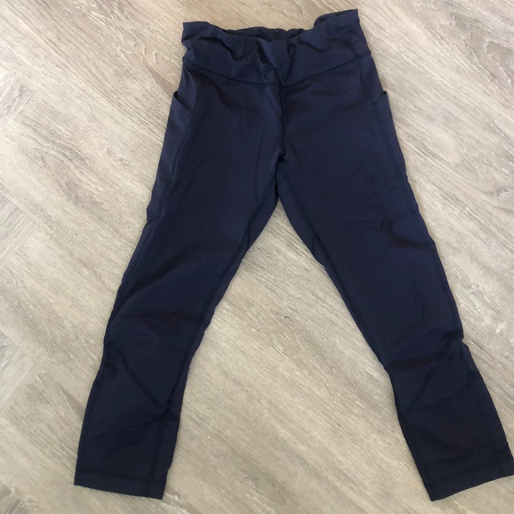 Navy High-Rise Crop Leggings | Lululemon | Size 6 - Picture 1 of 3